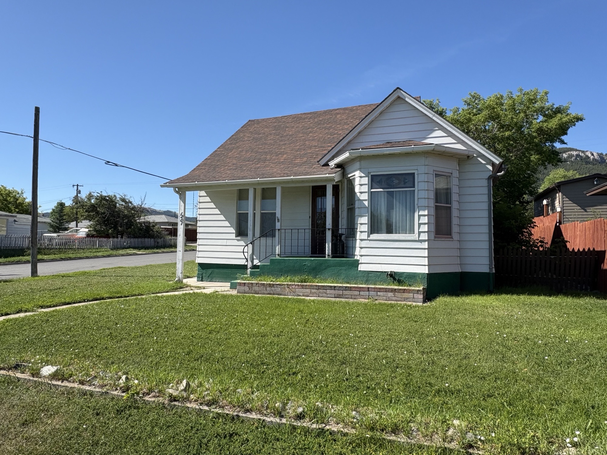 Photo 1 of 16 — 1201 Leslie Avenue, Helena, MT 59601