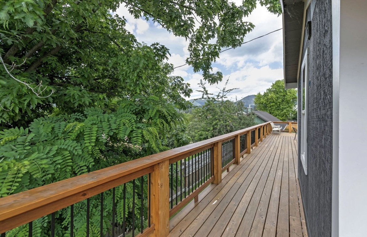 229 W Main Street