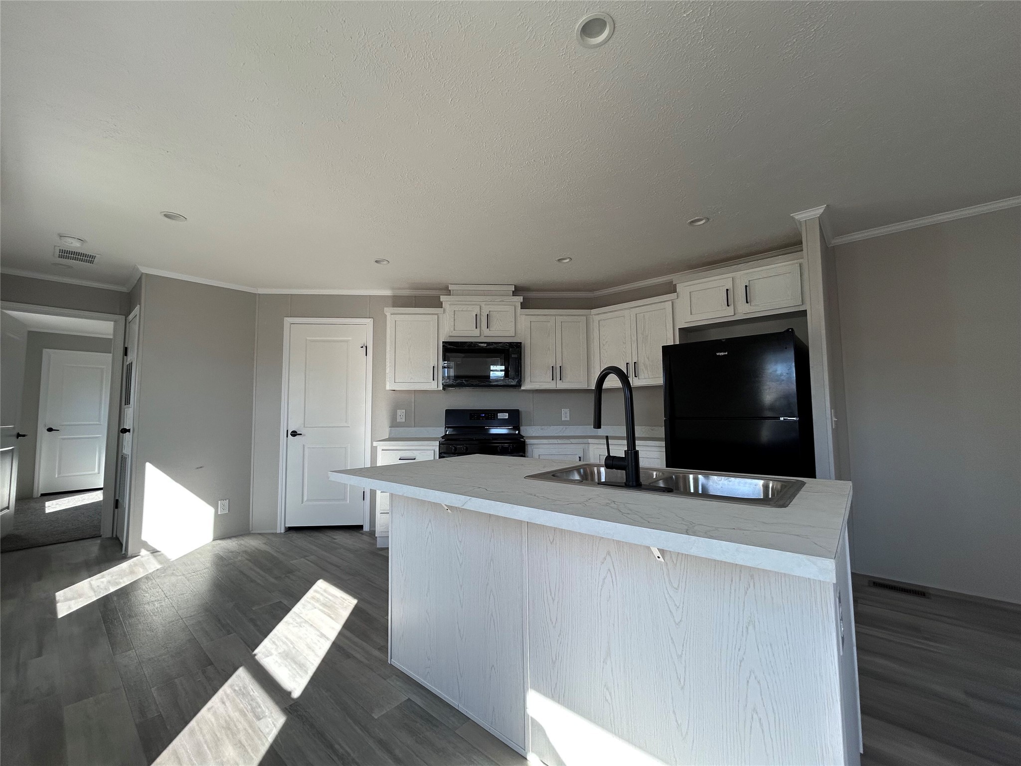 50 Twin Acres Drive 7