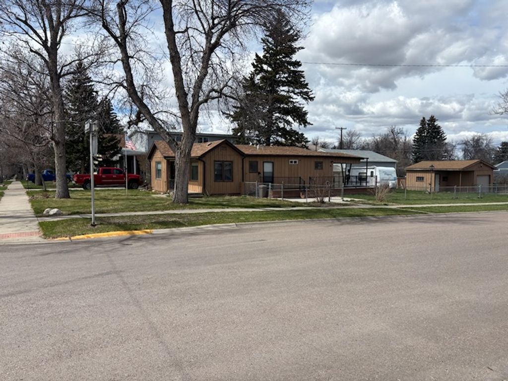 Photo of 3227 1st Avenue N, Great Falls, MT 59401 (MLS # 30068545)