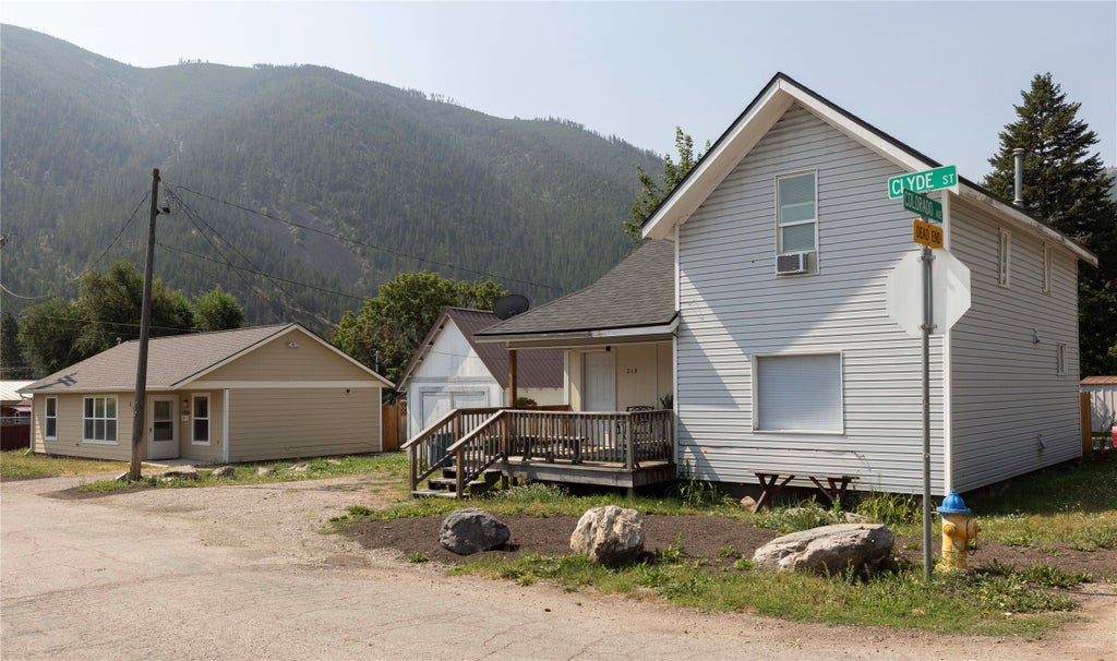 Photo of 211 &amp; 213 Clyde Street, Missoula, MT 59802 (MLS # 30070984)