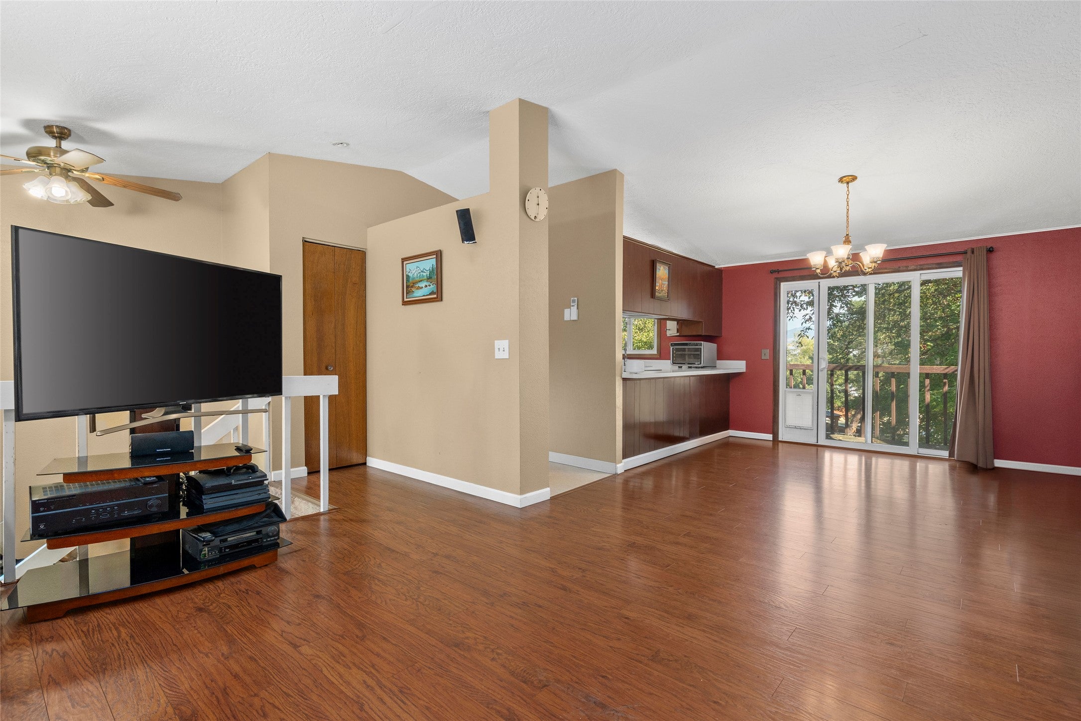 2200 Garland Drive 14