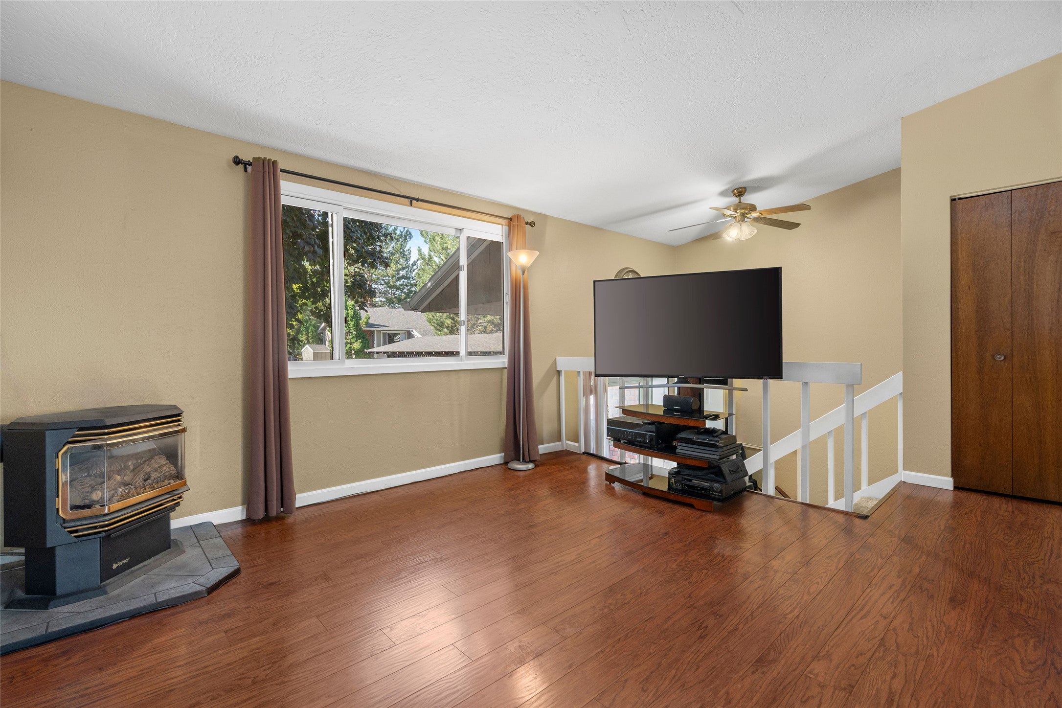 2200 Garland Drive 14