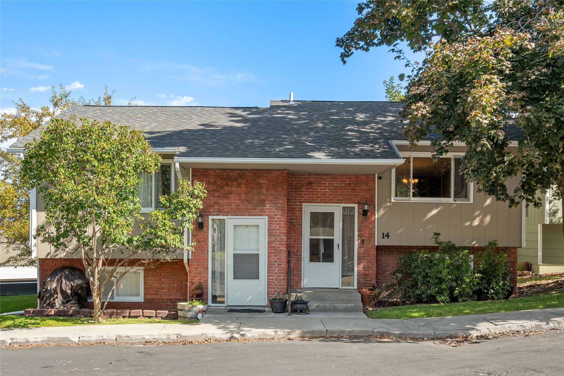 2200 Garland Drive 14