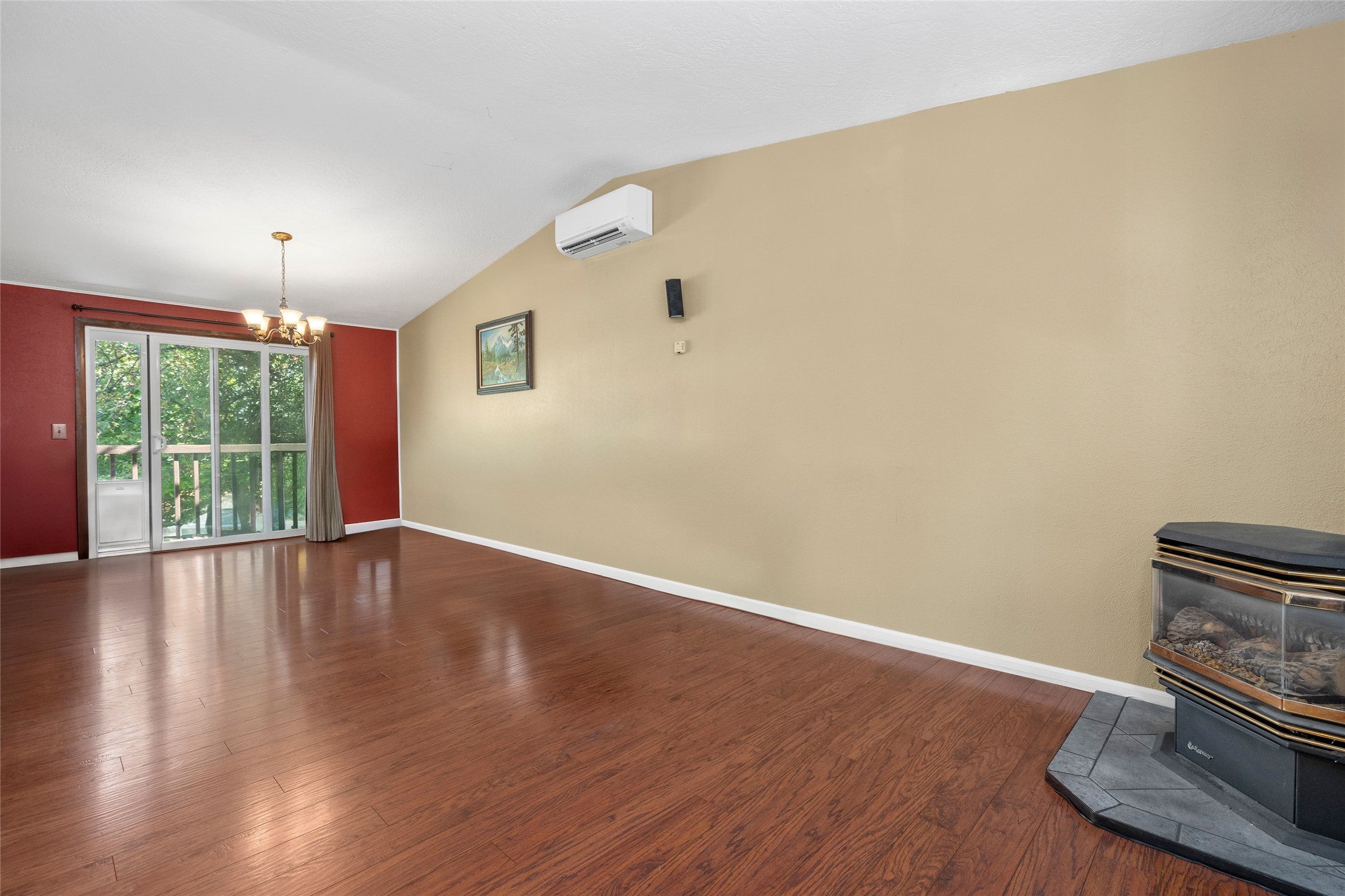 2200 Garland Drive 14