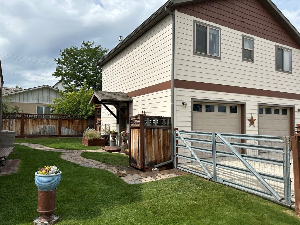 Photo of 2100 Villard Avenue, Helena, MT 59601 (MLS # 30079040)