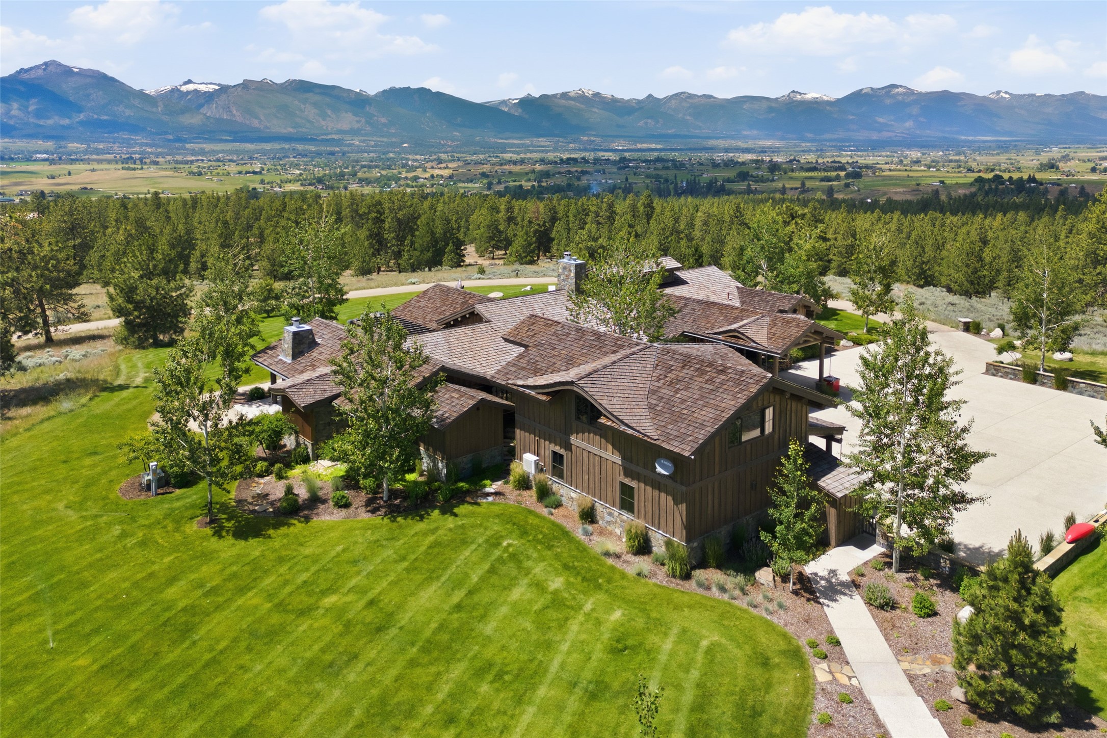 799 Lord Byron Trail