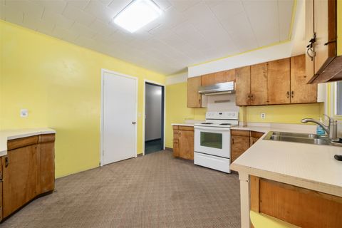 Tiny photo for 709 Oregon Street, Deer Lodge, MT 59722 (MLS # 30071508)