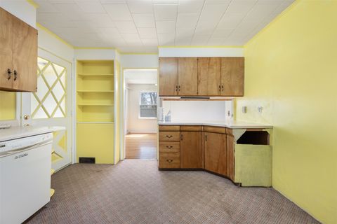 Tiny photo for 709 Oregon Street, Deer Lodge, MT 59722 (MLS # 30071508)