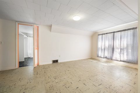 Tiny photo for 709 Oregon Street, Deer Lodge, MT 59722 (MLS # 30071508)