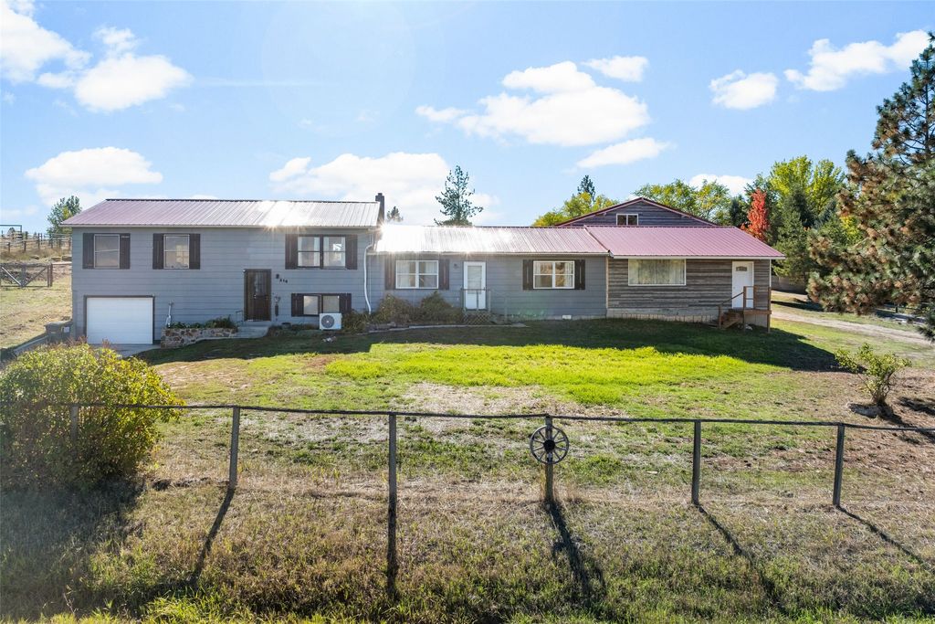 Photo of 516 S El Capitan Loop, Stevensville, MT 59870 (MLS # 30059902)