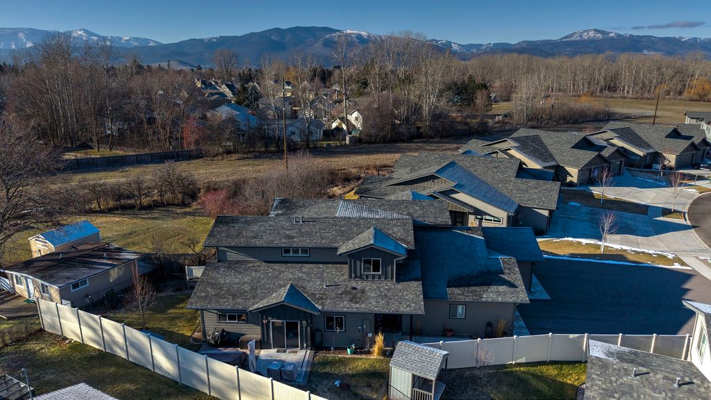Photo of 2770 Hamilton Way #B, Missoula, MT 59804 (MLS # 30070257)