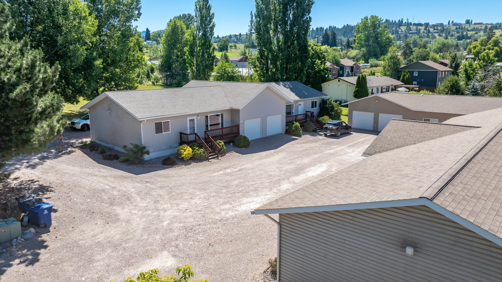 1114 Hillcrest Drive