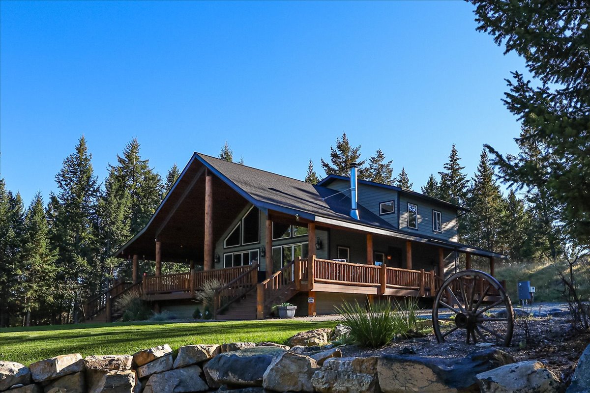 185 Mossy Rock Road N