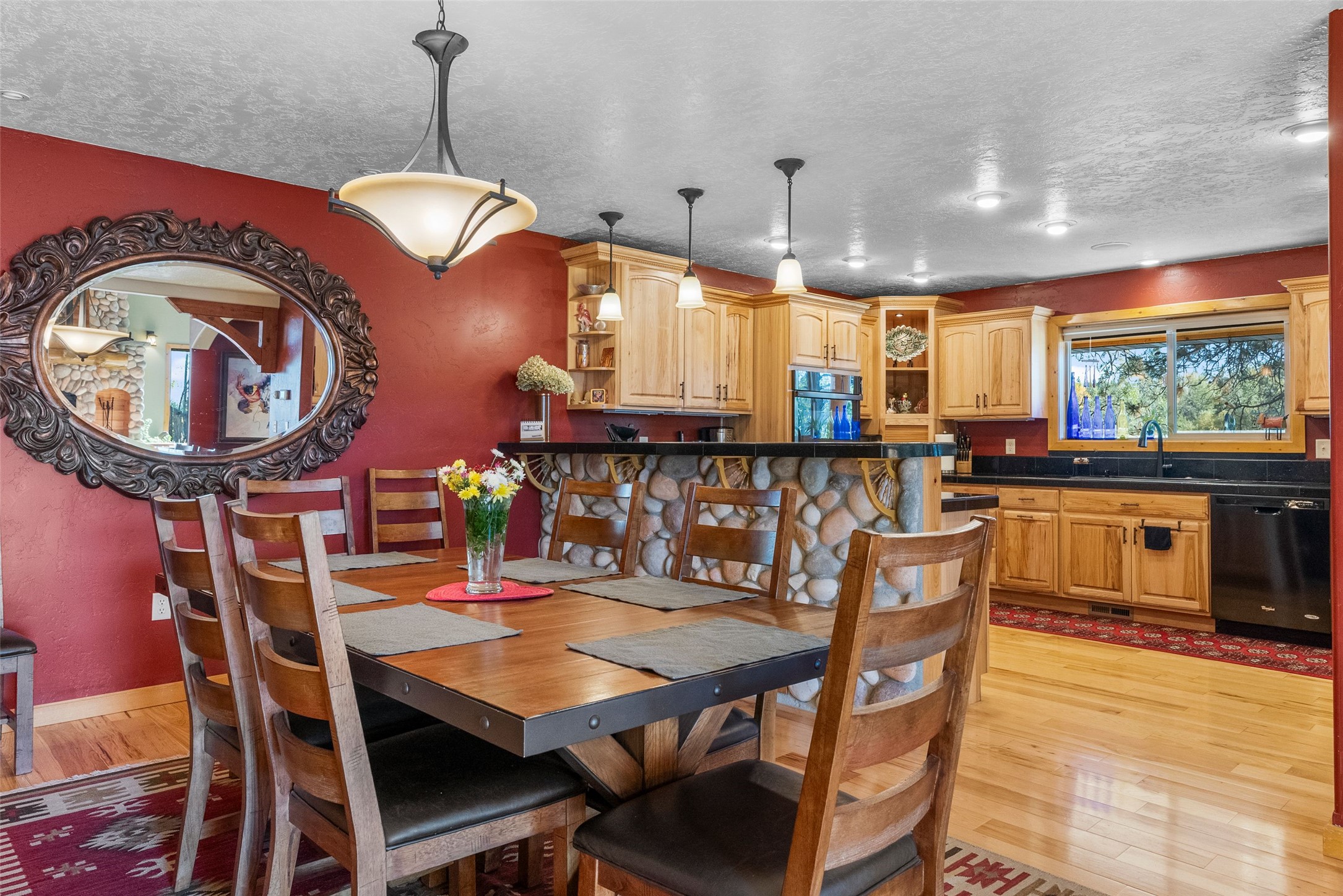 Stevensville, Montana 59870, United States, 6 Bedrooms Bedrooms, ,5 BathroomsBathrooms,Residential,Active,218432