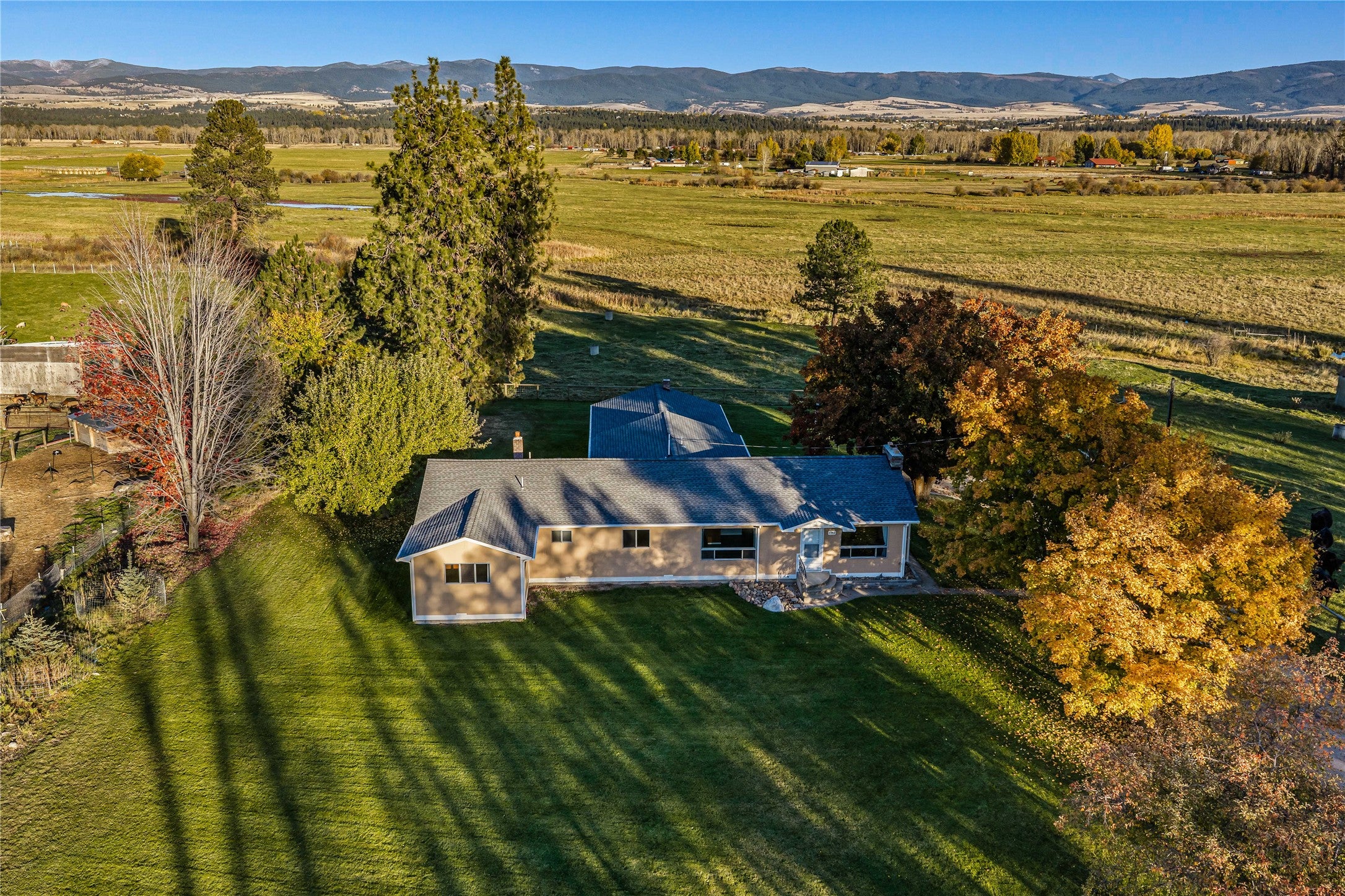 4942 Hoblitt Lane