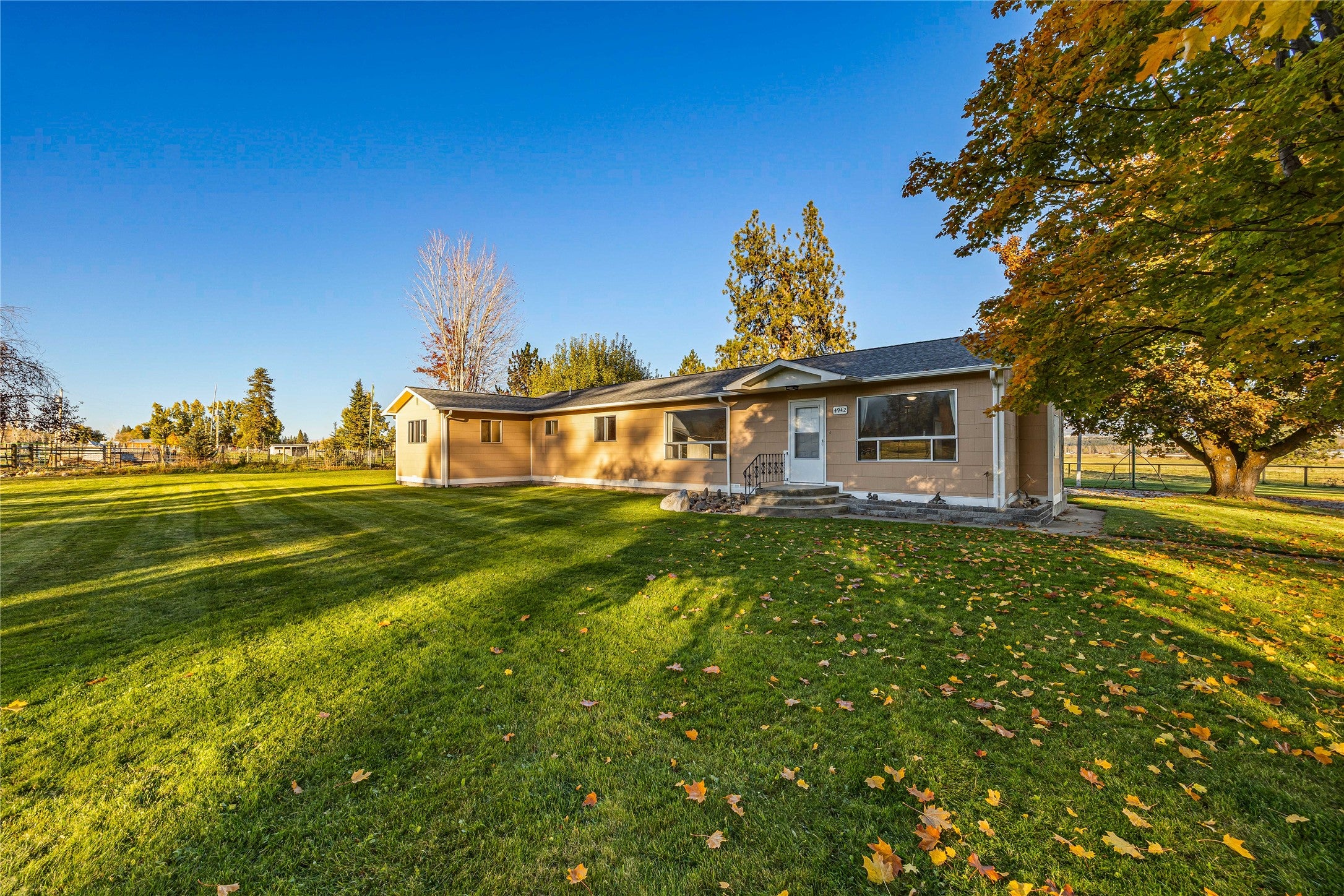 4942 Hoblitt Lane