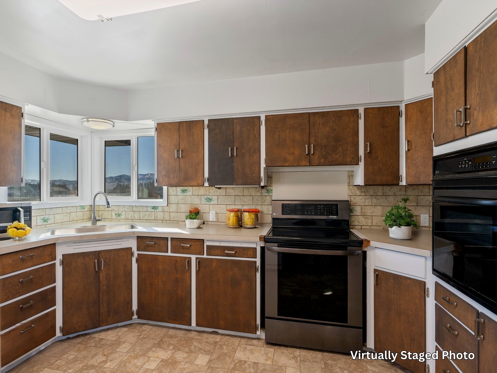 33 Sharon Loop