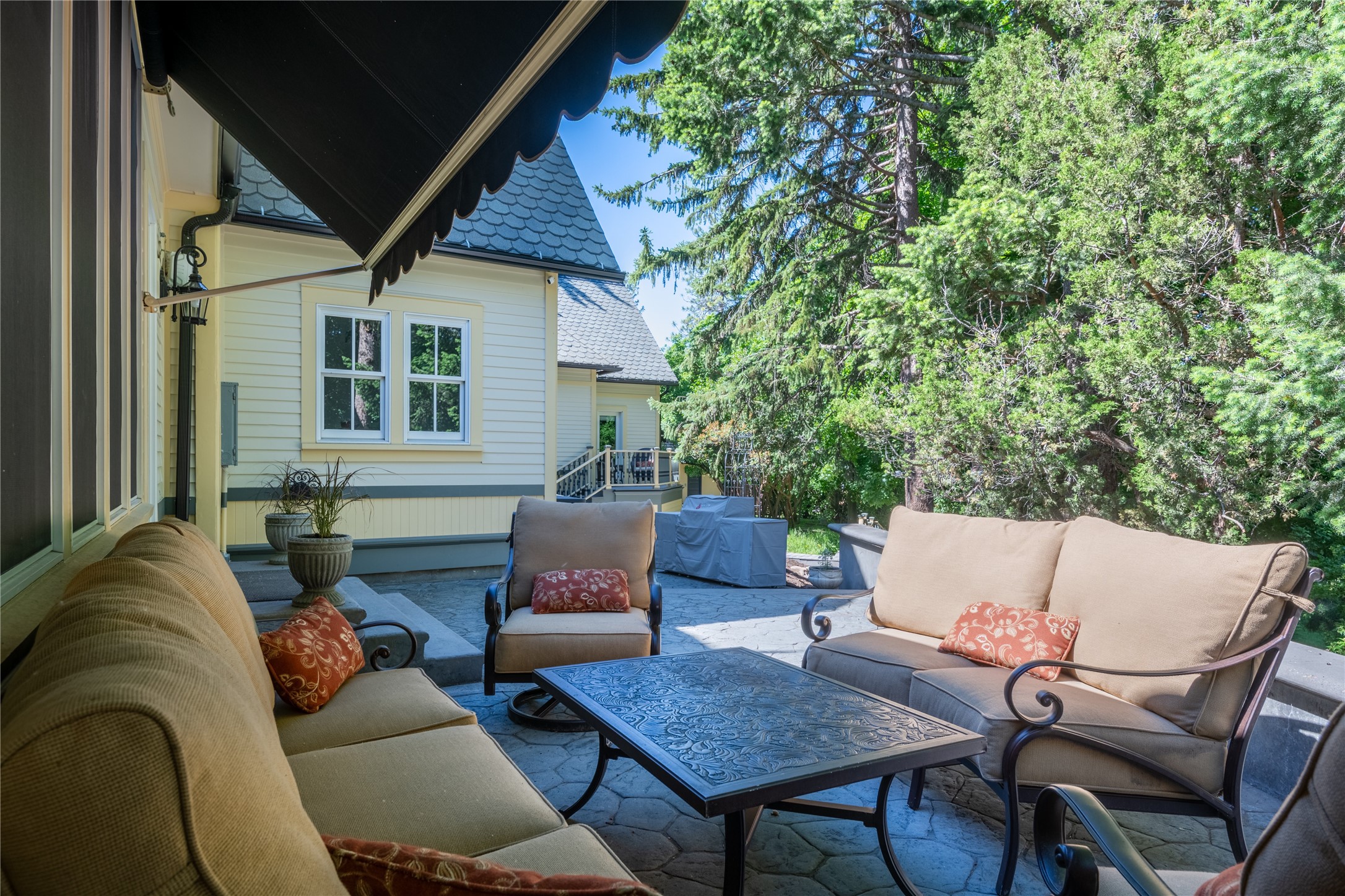 Missoula, Montana, 59802, United States, 5 Bedrooms Bedrooms, ,6 BathroomsBathrooms,Residential,Active,1753892