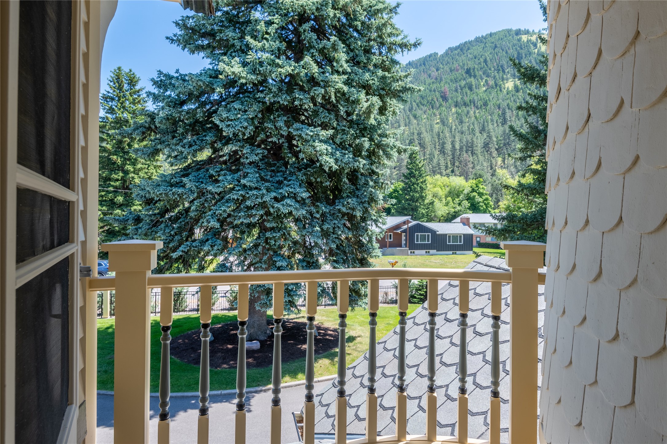 Missoula, Montana, 59802, United States, 5 Bedrooms Bedrooms, ,6 BathroomsBathrooms,Residential,Active,1753892