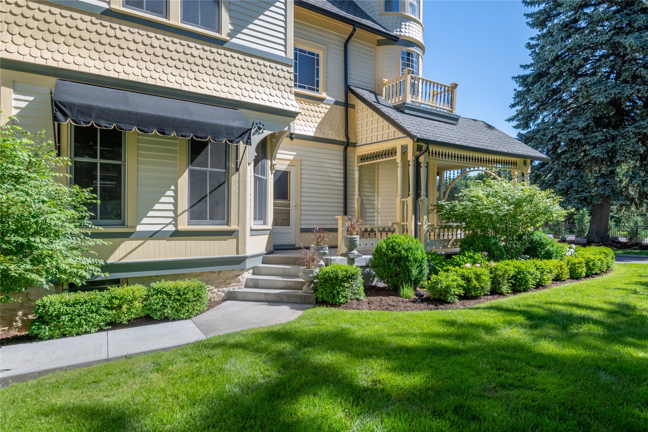 Missoula, Montana, 59802, United States, 5 Bedrooms Bedrooms, ,6 BathroomsBathrooms,Residential,Active,1753892