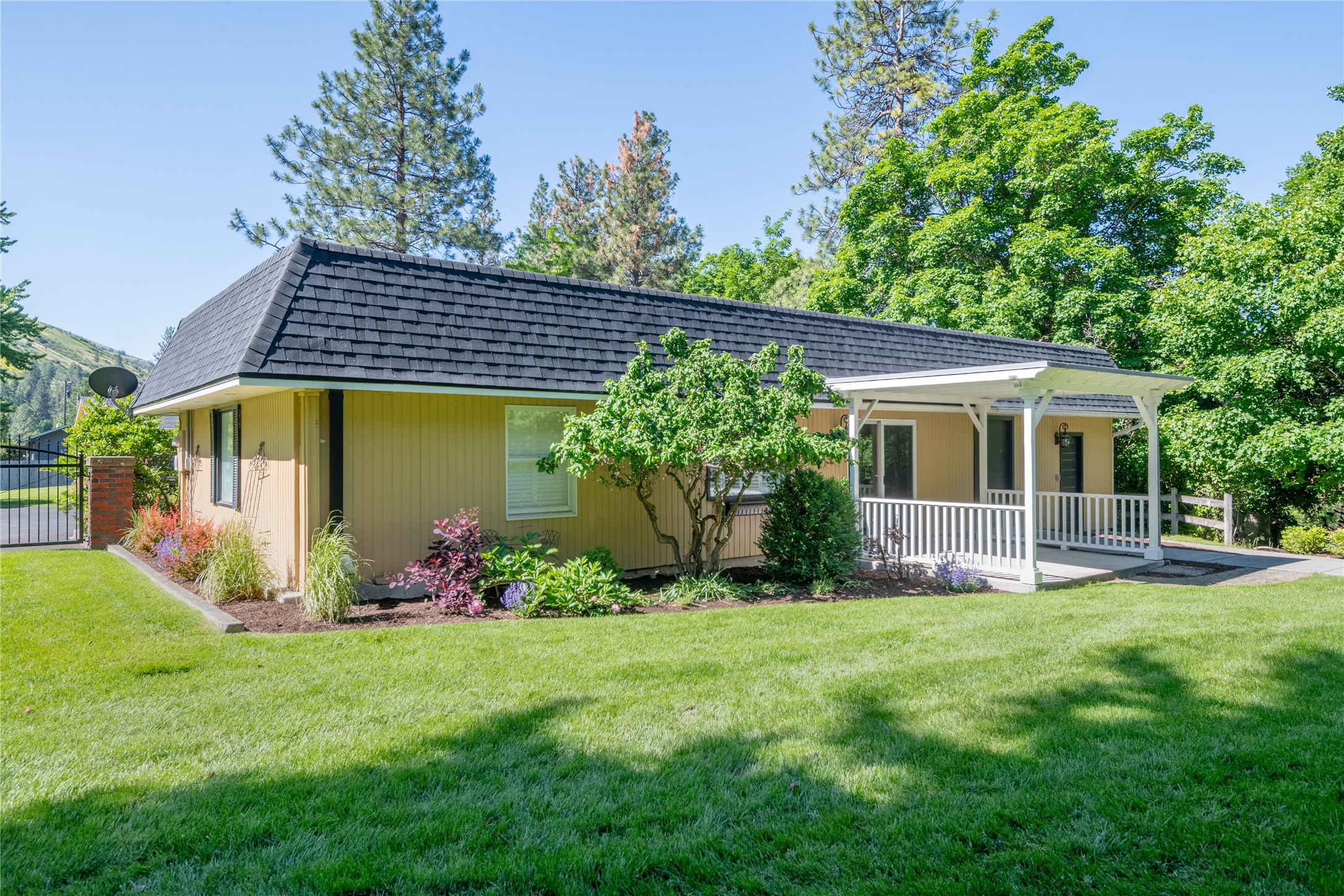 Missoula, Montana, 59802, United States, 5 Bedrooms Bedrooms, ,6 BathroomsBathrooms,Residential,Active,1753892
