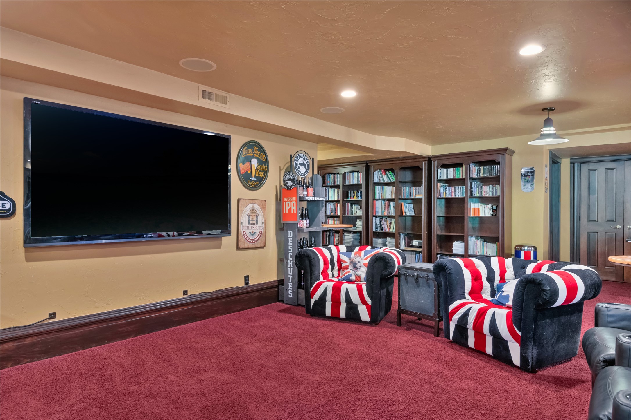 Missoula, Montana, 59802, United States, 5 Bedrooms Bedrooms, ,6 BathroomsBathrooms,Residential,Active,1753892