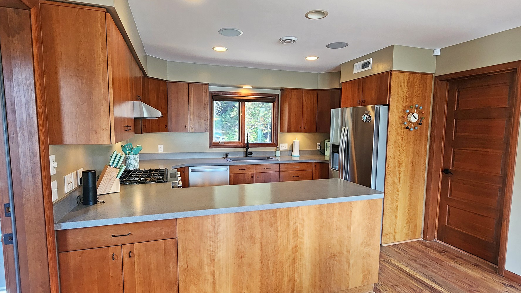 Bigfork, Montana, 59911, United States, 3 Bedrooms Bedrooms, ,2 BathroomsBathrooms,Residential,Active,2028641
