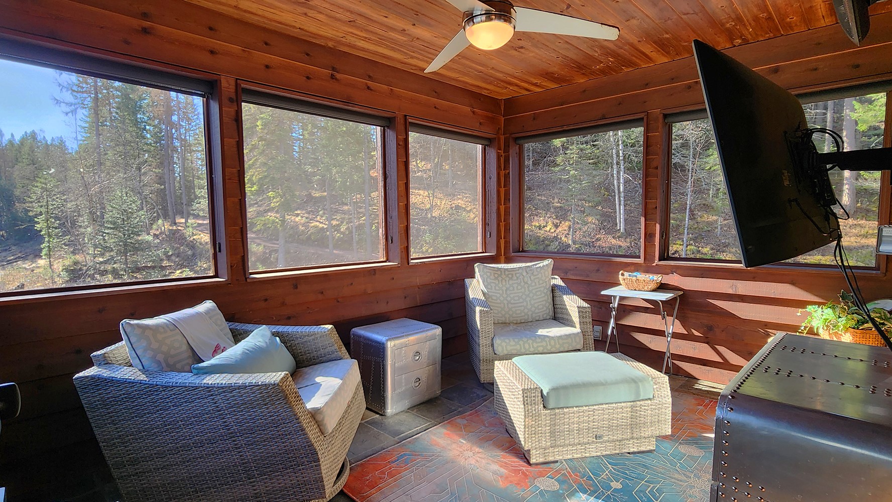 Bigfork, Montana, 59911, United States, 3 Bedrooms Bedrooms, ,2 BathroomsBathrooms,Residential,Active,2028641