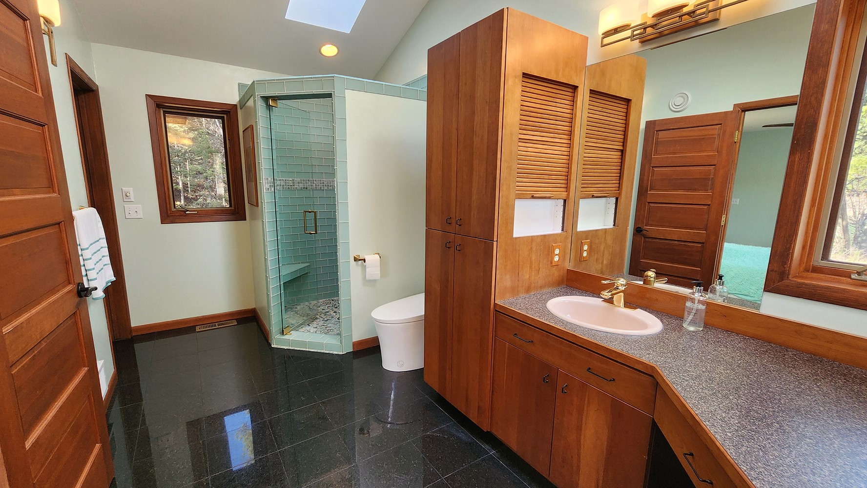 Bigfork, Montana, 59911, United States, 3 Bedrooms Bedrooms, ,2 BathroomsBathrooms,Residential,Active,2028641