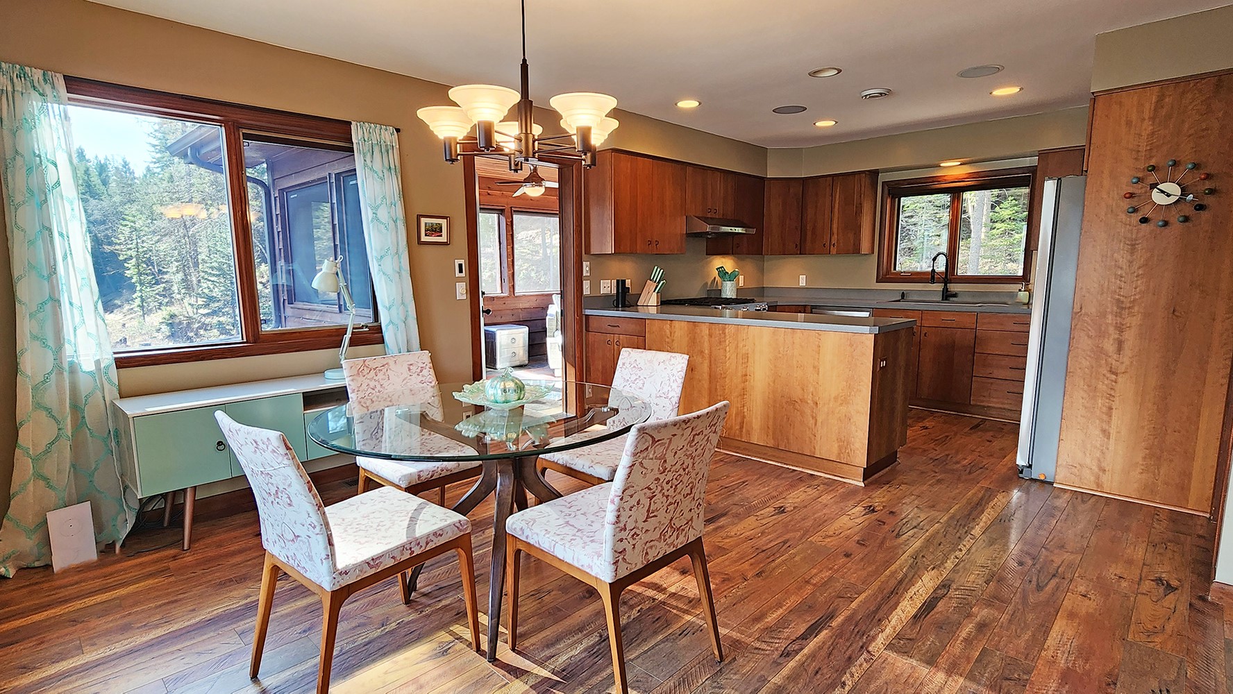 Bigfork, Montana, 59911, United States, 3 Bedrooms Bedrooms, ,2 BathroomsBathrooms,Residential,Active,2028641
