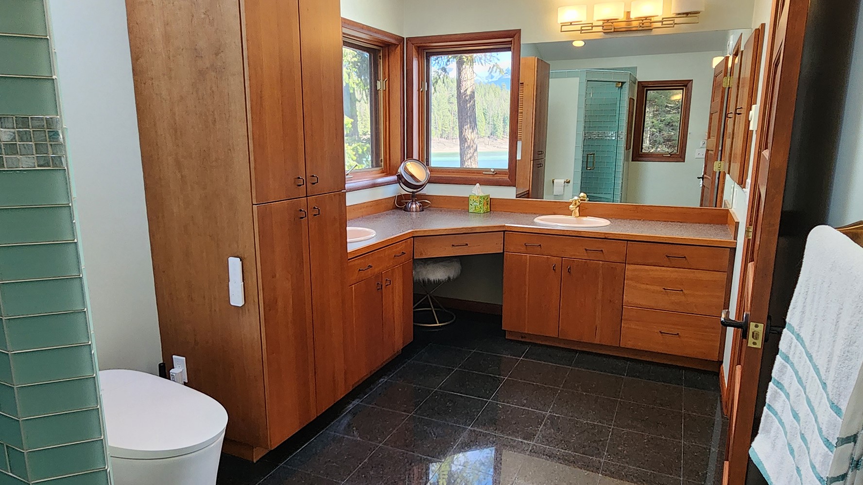 Bigfork, Montana, 59911, United States, 3 Bedrooms Bedrooms, ,2 BathroomsBathrooms,Residential,Active,2028641