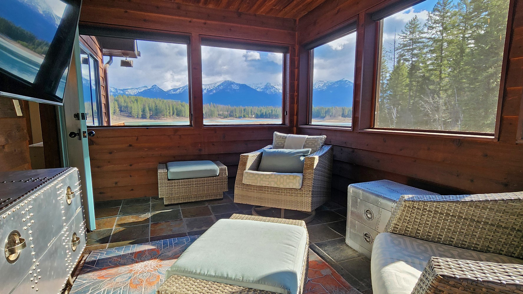 Bigfork, Montana, 59911, United States, 3 Bedrooms Bedrooms, ,2 BathroomsBathrooms,Residential,Active,2028641