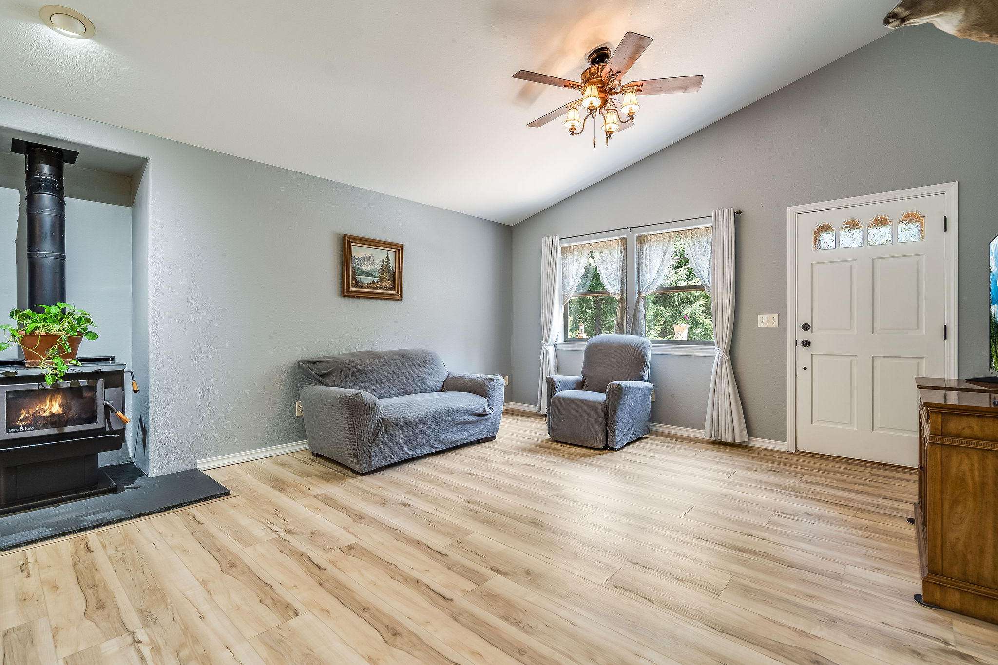 598 Tamarack Lane