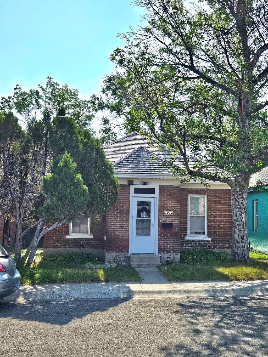 Photo of 1009 Logan Street, Helena, MT 59601 (MLS # 30076066)