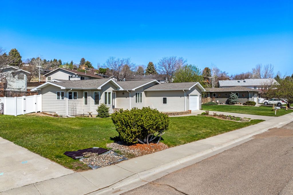 Photo of 3108 Evergreen Drive, Great Falls, MT 59404 (MLS # 30069427)