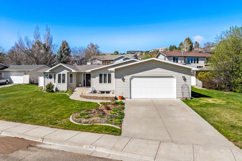 Photo of 3108 Evergreen Drive, Great Falls, MT 59404 (MLS # 30069427)