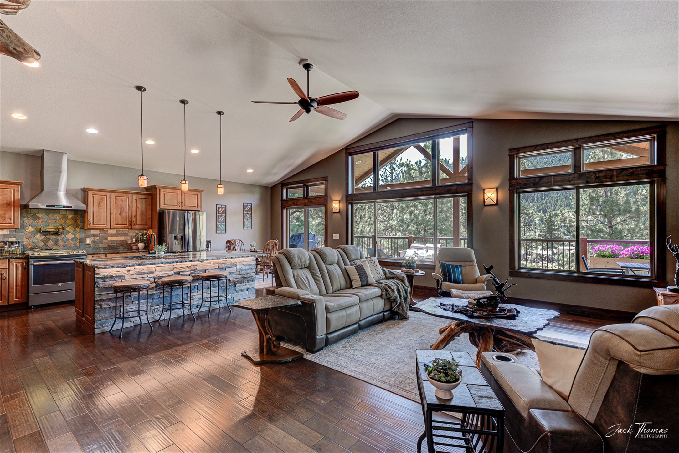 3077 Old Broadwater Lane