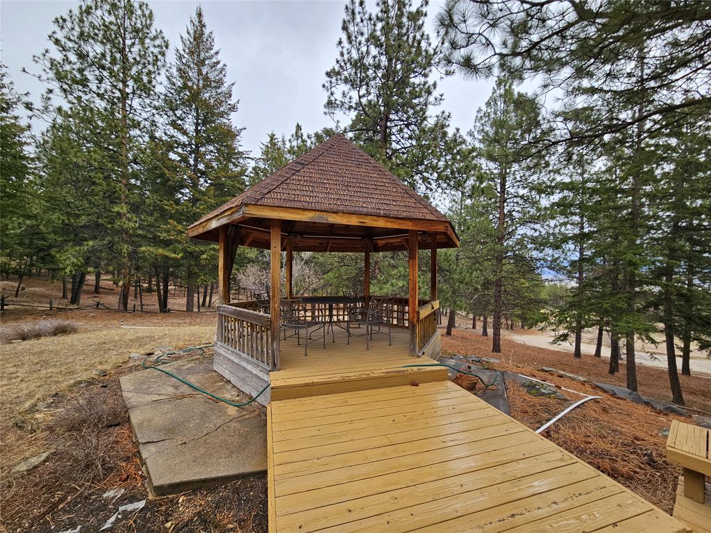 Photo of 645 Alvista Loop, Hamilton, MT 59840 (MLS # 30067029)