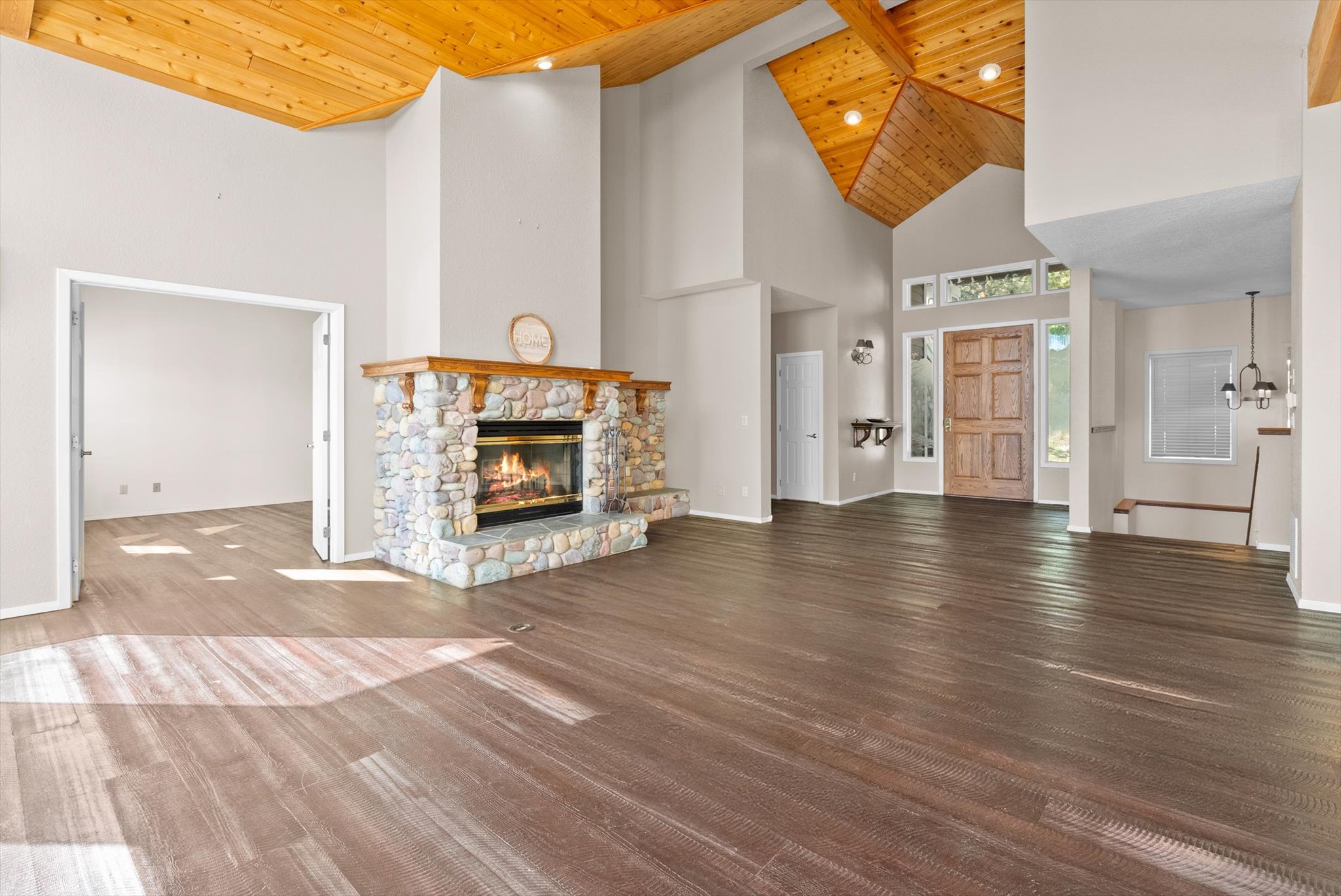 195 Pine View