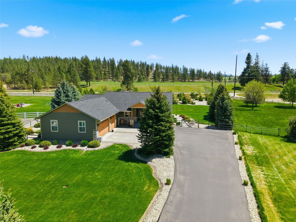 Photo of 85 Edge Drive, Stevensville, MT 59870 (MLS # 30070808)