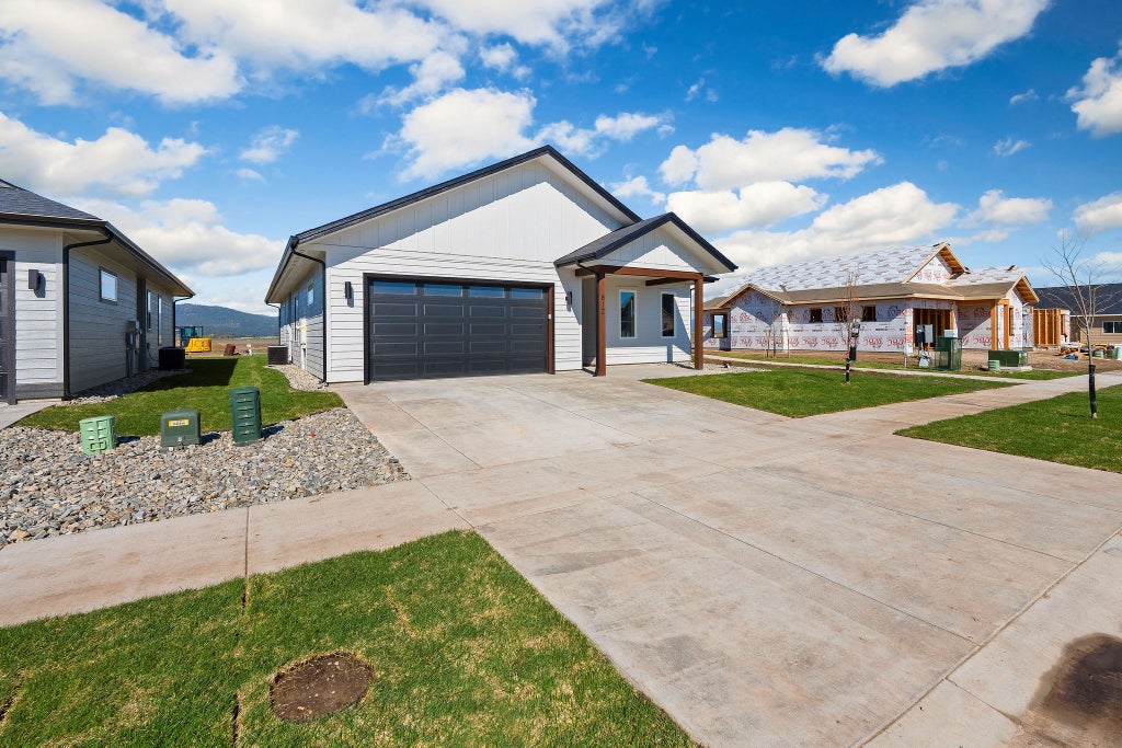 Photo of 812 Rivet Way, Kalispell, MT 59901 (MLS # 30077437)