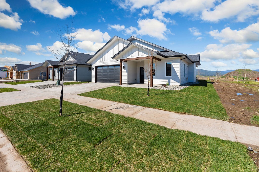 Photo of 812 Rivet Way, Kalispell, MT 59901 (MLS # 30077437)