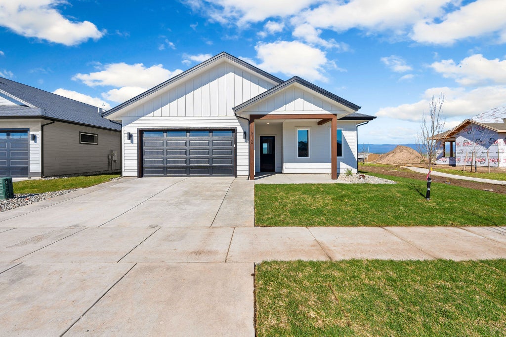 Photo of 812 Rivet Way, Kalispell, MT 59901 (MLS # 30077437)