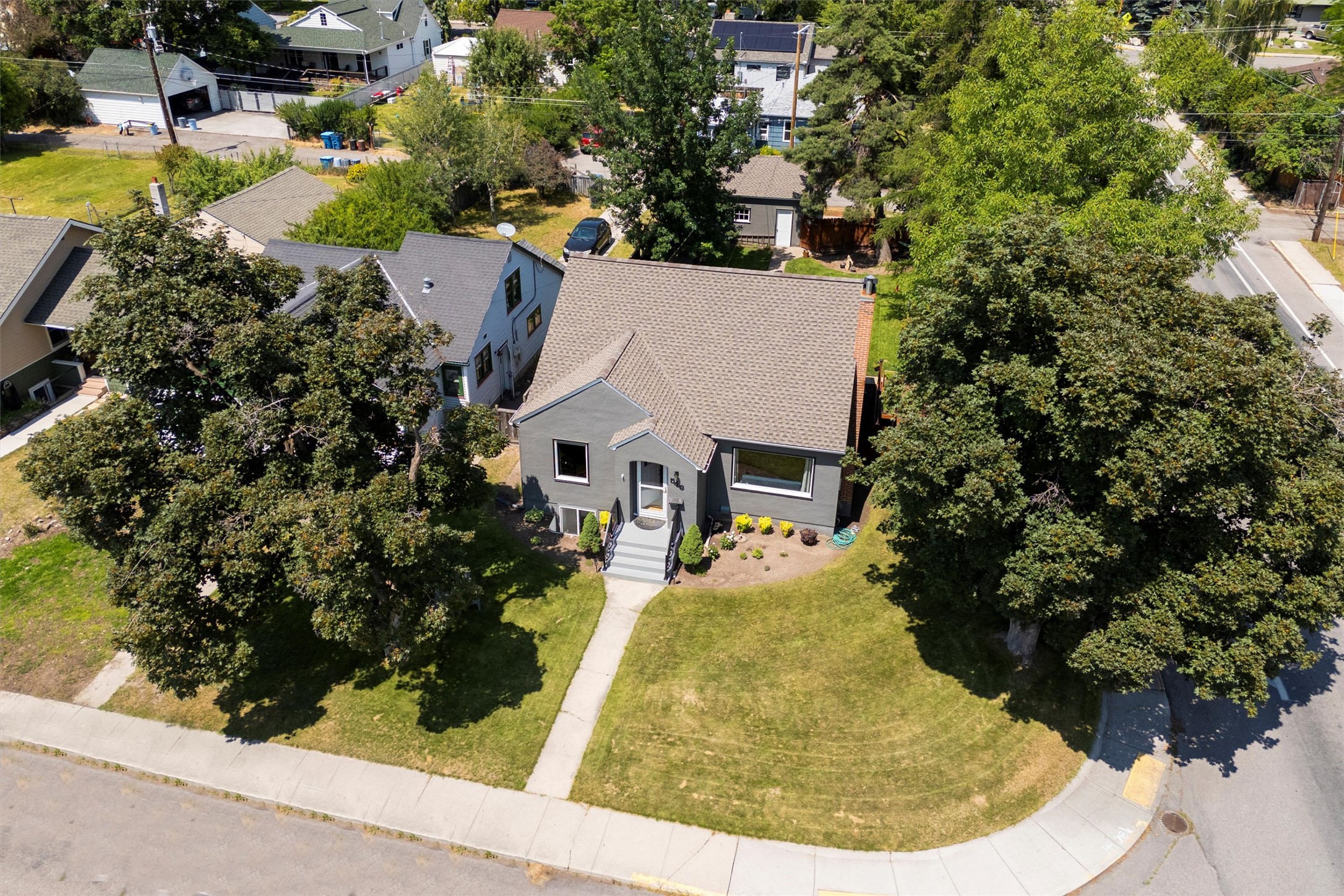 546 Woodworth Avenue