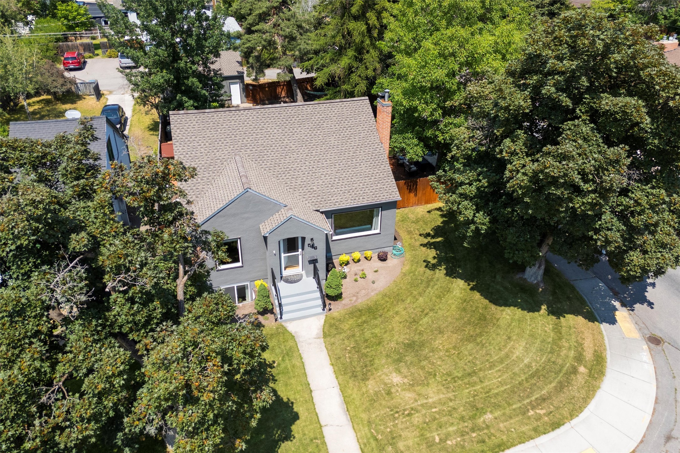 546 Woodworth Avenue