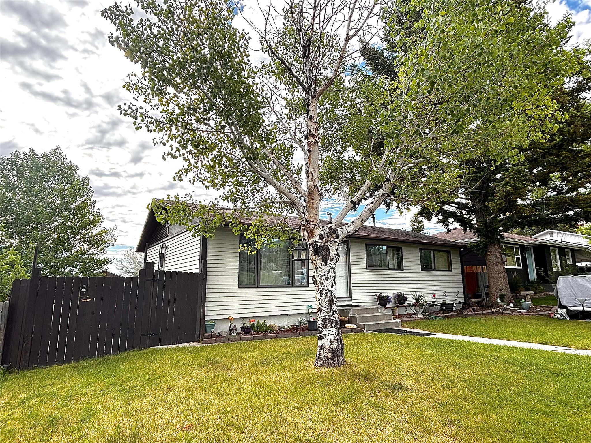 417 Raymond Street