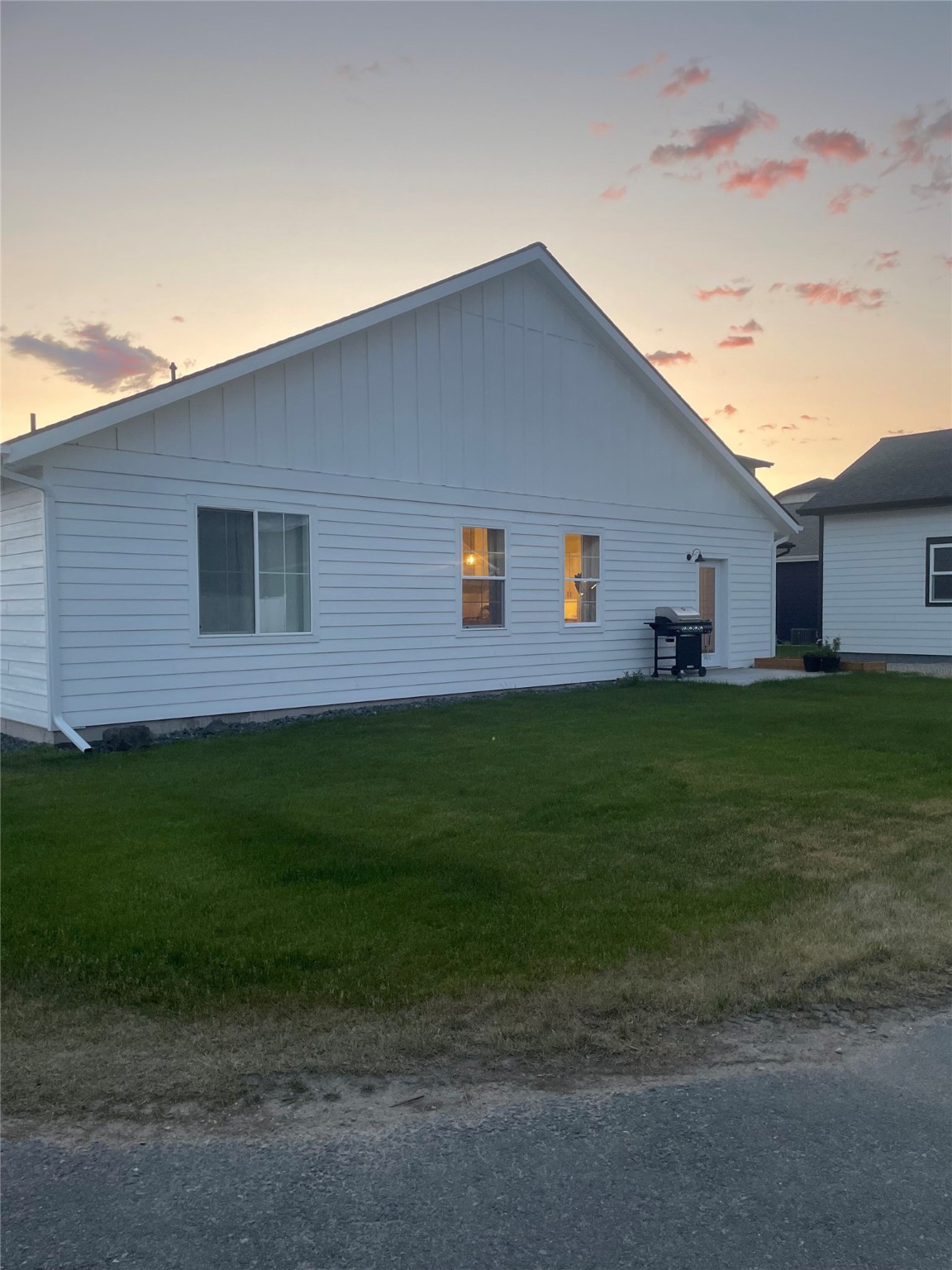 Missoula, Montana 59808, United States, 3 Bedrooms Bedrooms, ,2 BathroomsBathrooms,Residential,Active,144244