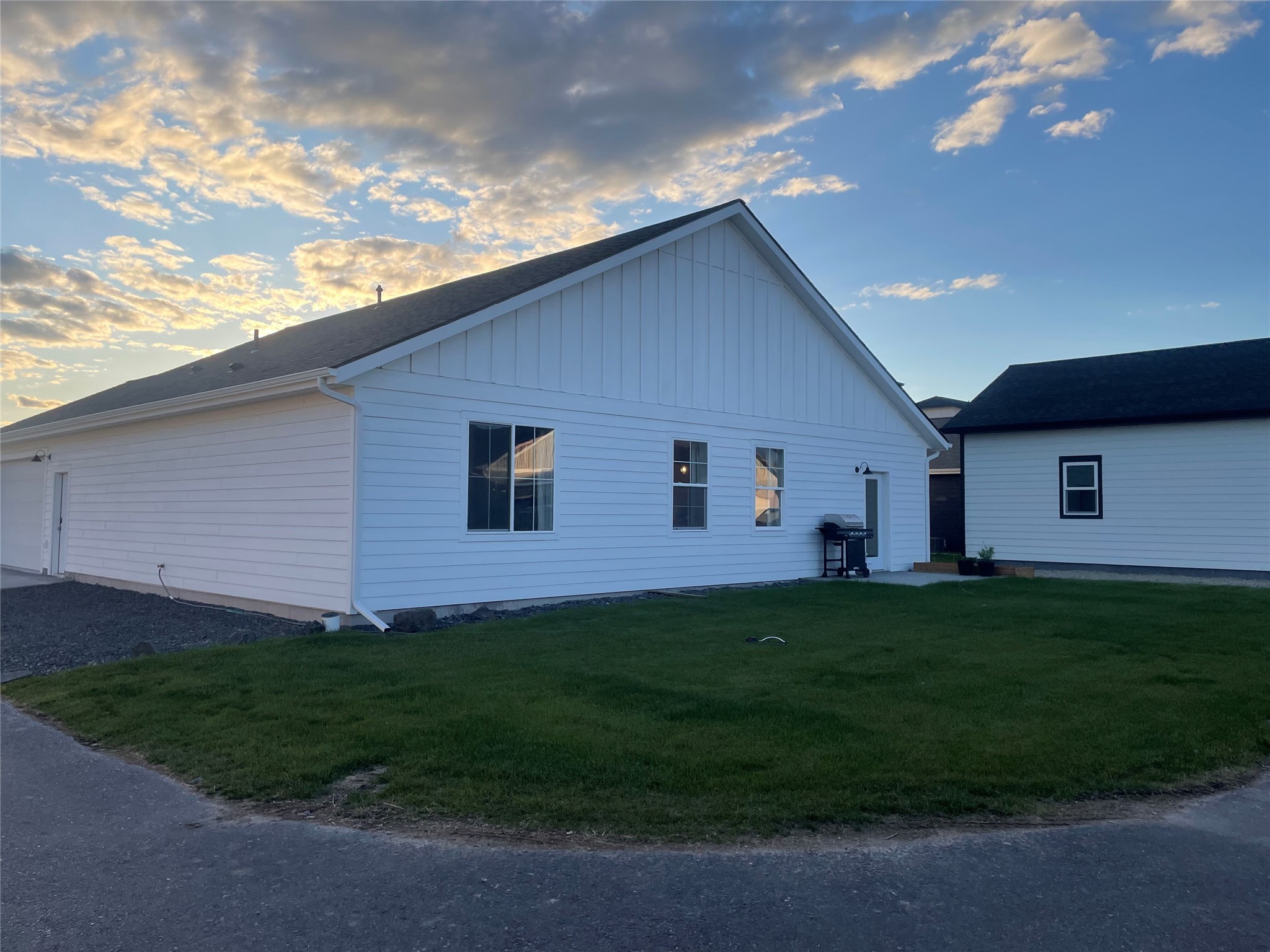 Missoula, Montana 59808, United States, 3 Bedrooms Bedrooms, ,2 BathroomsBathrooms,Residential,Active,144244