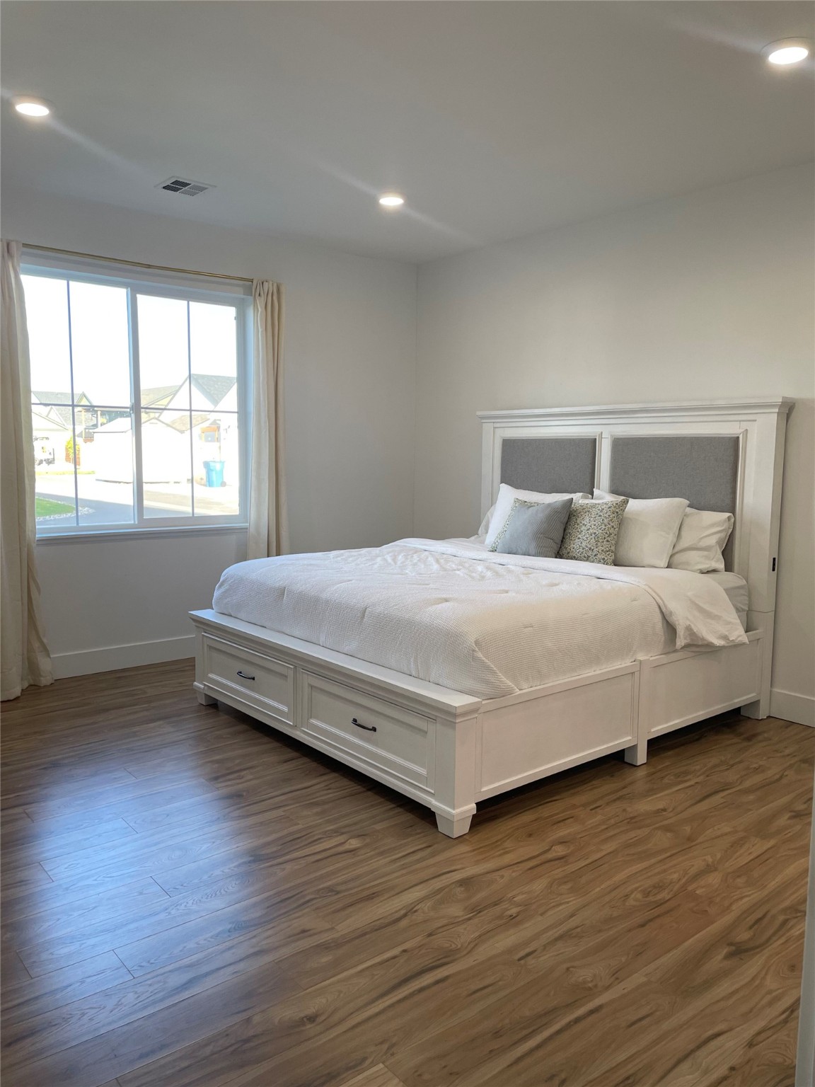 Missoula, Montana 59808, United States, 3 Bedrooms Bedrooms, ,2 BathroomsBathrooms,Residential,Active,144244